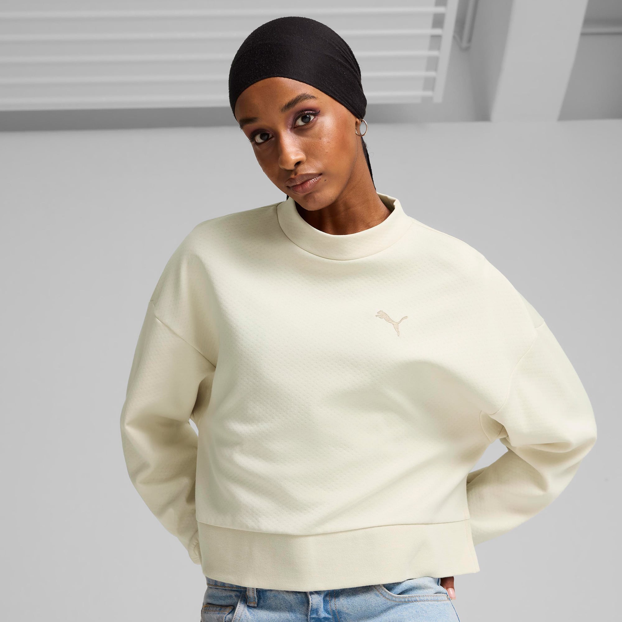  Puma Classics Oversized Crew Kadın Beyaz Sweatshirt