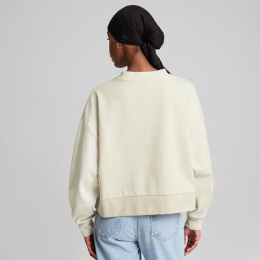  Puma Classics Oversized Crew Kadın Beyaz Sweatshirt