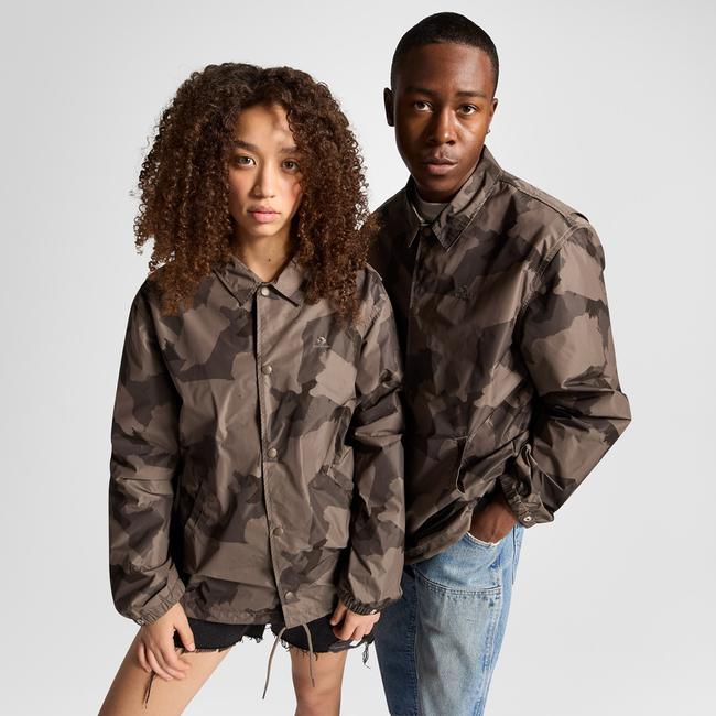  Converse Go-To Unisex Desenli Haki Yağmurluk