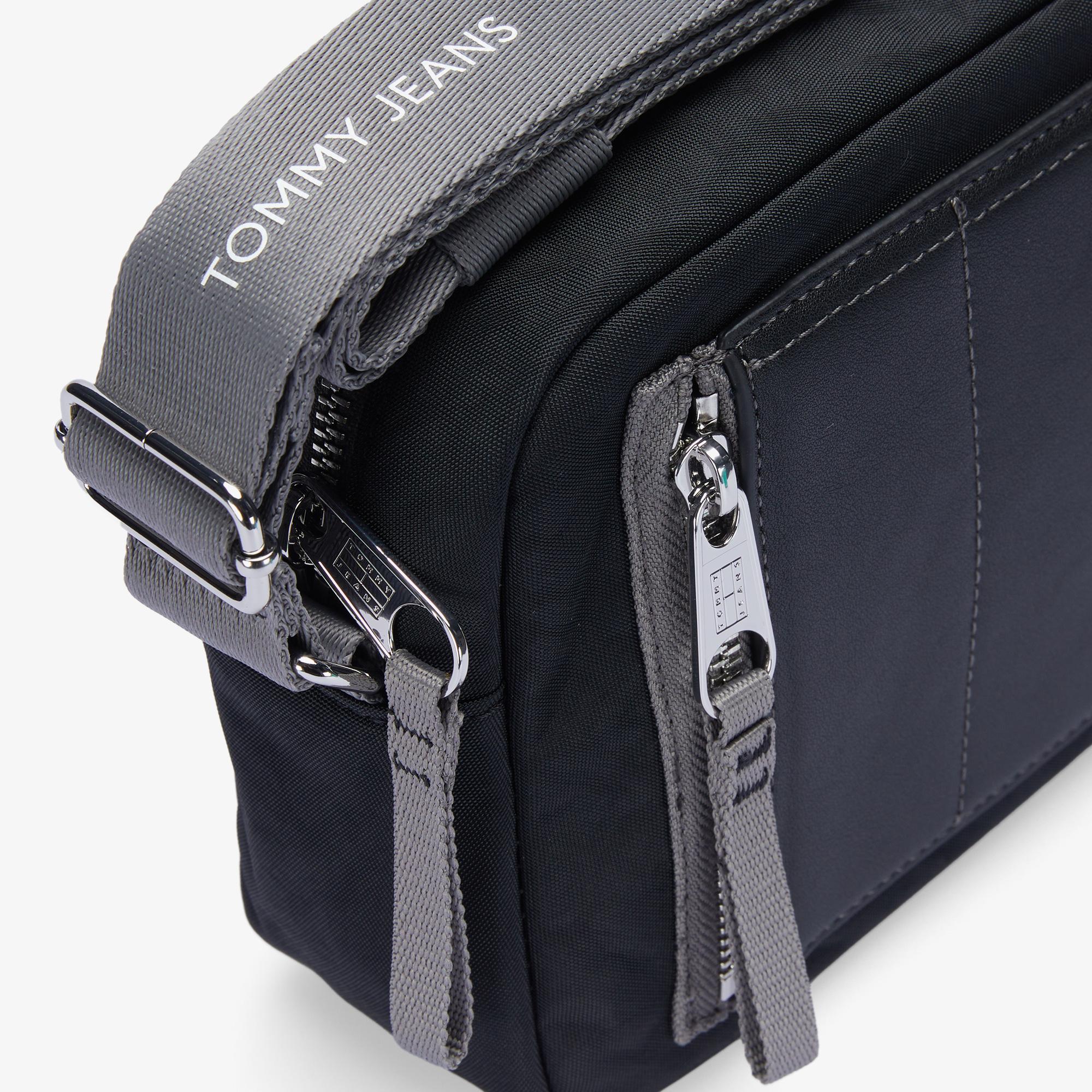 Tommy Hilfiger Jeans Surplus Erkek Siyah Laptop Çantası