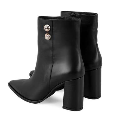  Kadın Siyah Metal Aksesuarlı Deri Topuklu Bot