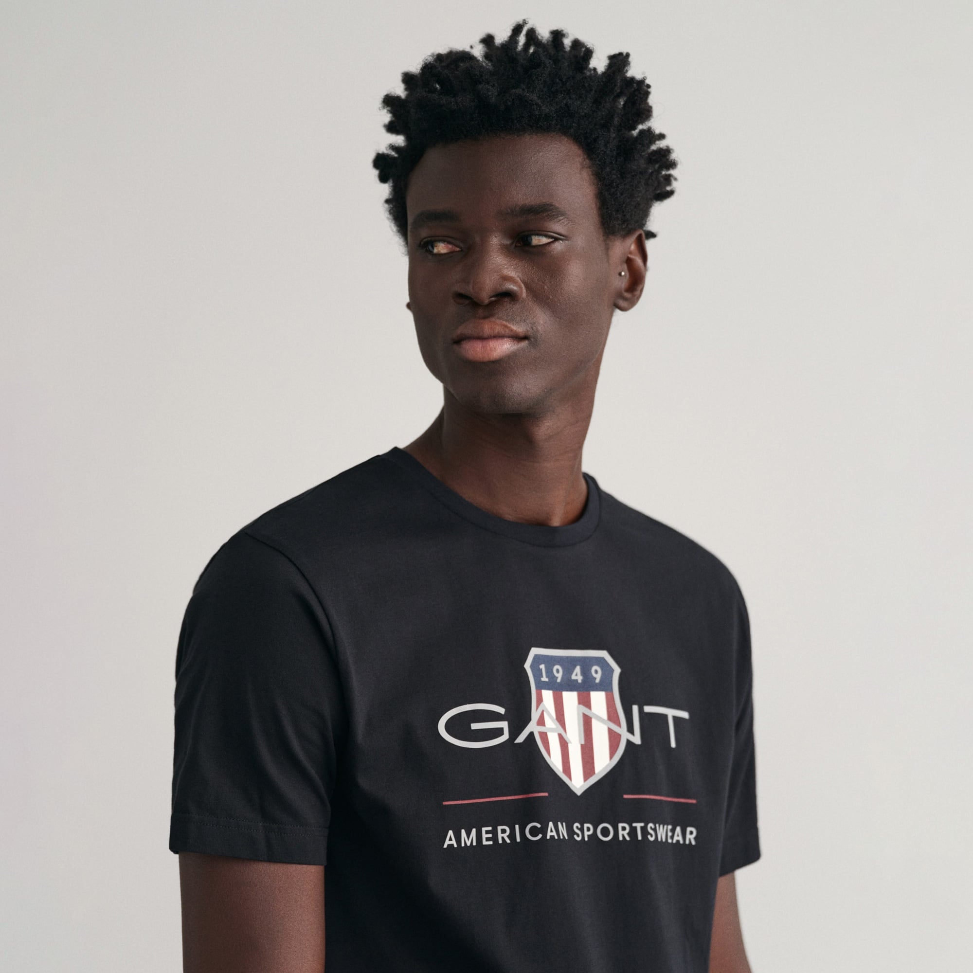 GANT Erkek Siyah Regular Fit Bisiklet Yaka Logolu T-Shirt
