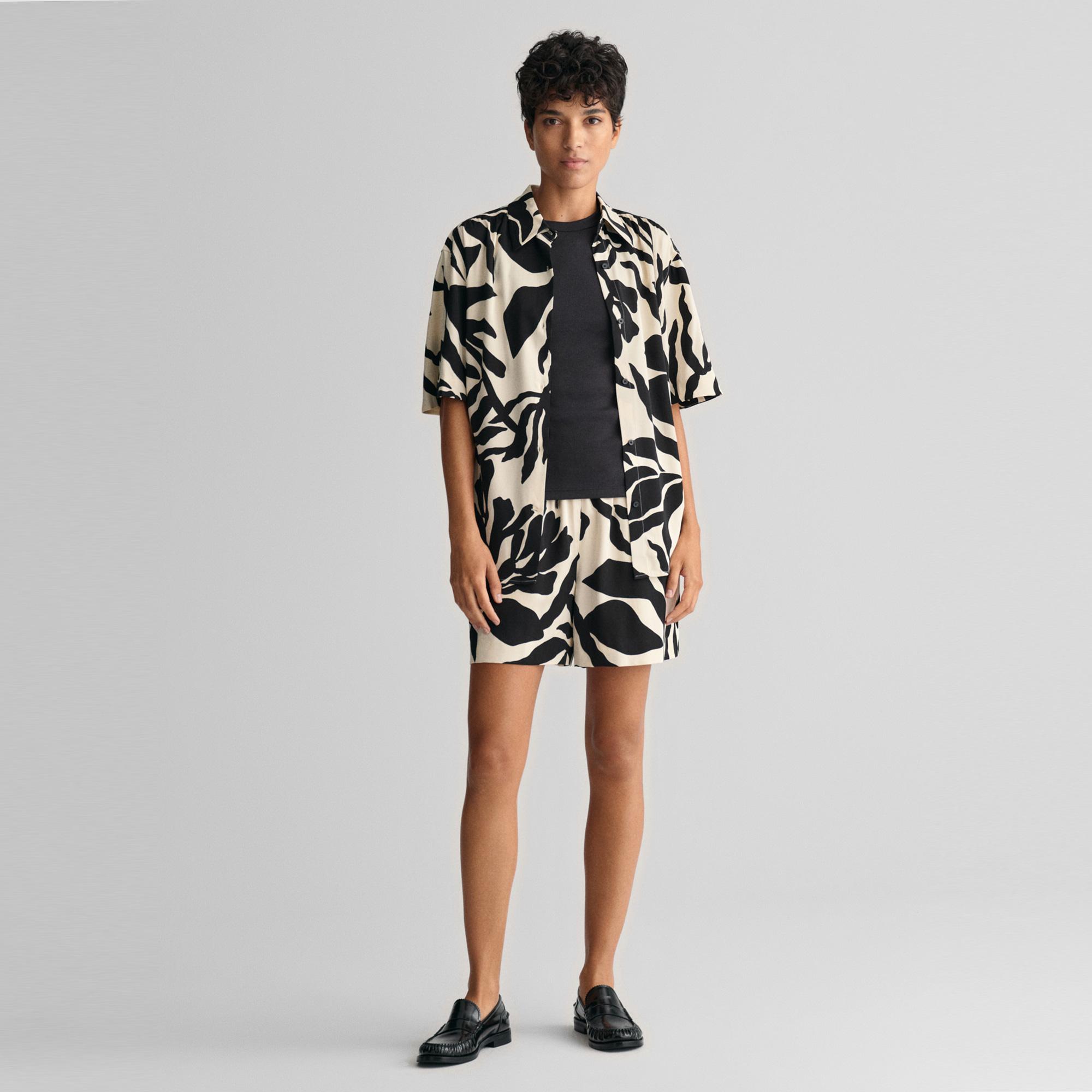 GANT Kadın Krem Relaxed Fit Desenli Şort