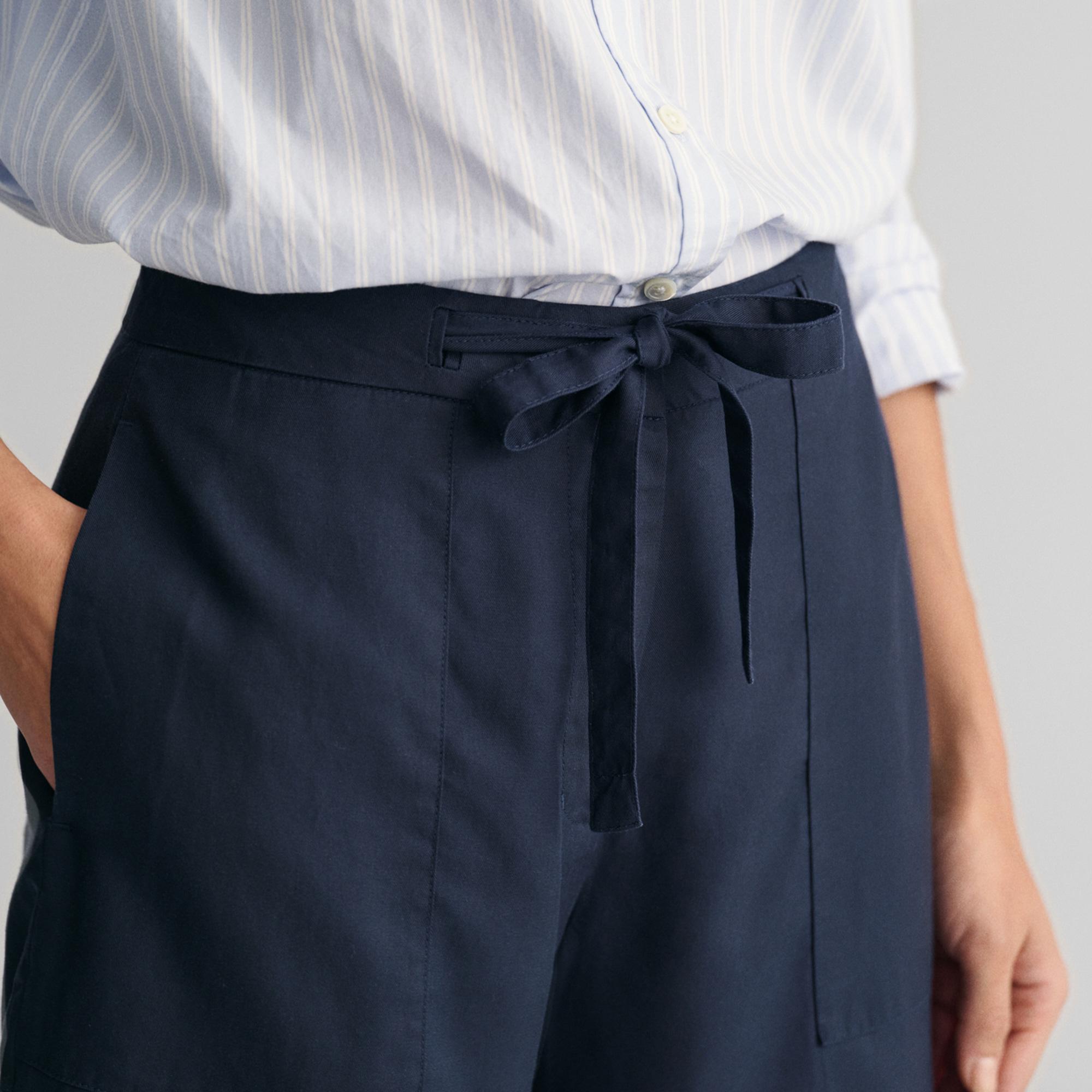 GANT Kadın Lacivert Relaxed Fit Şort