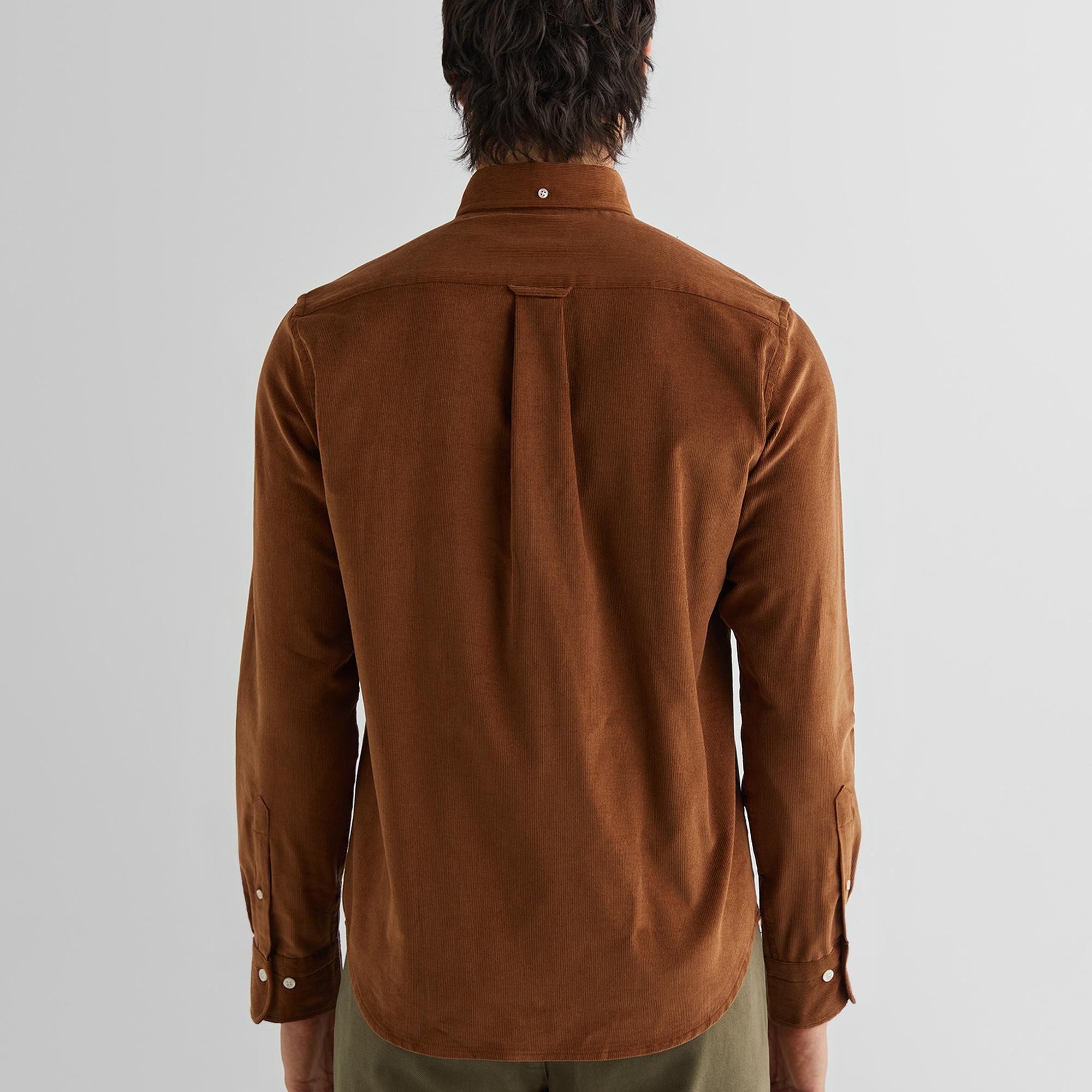 GANT Erkek Kahverengi Regular Fit Düğmeli Yaka Kadife Gömlek