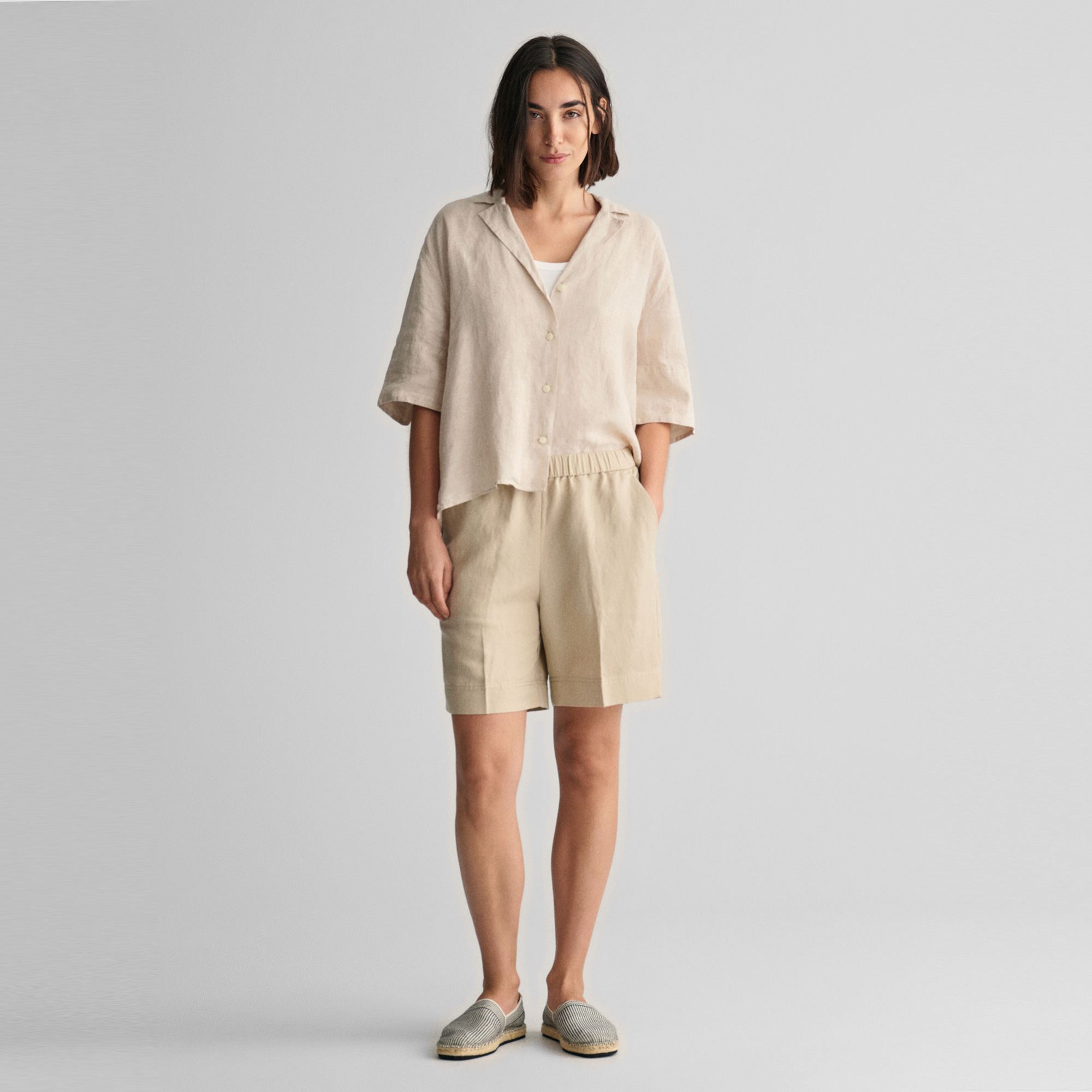  GANT Kadın Bej Relaxed Fit Keten Şort