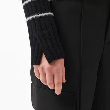  Kadın Regular Fit Yarım Fermuarlı Renk Bloklu Siyah Kazak