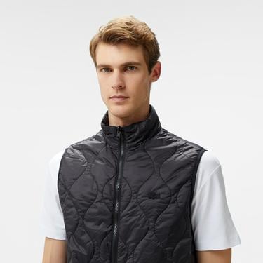  Erkek Regular Fit Kapüşonlu Baskılı Siyah Yağmurluk