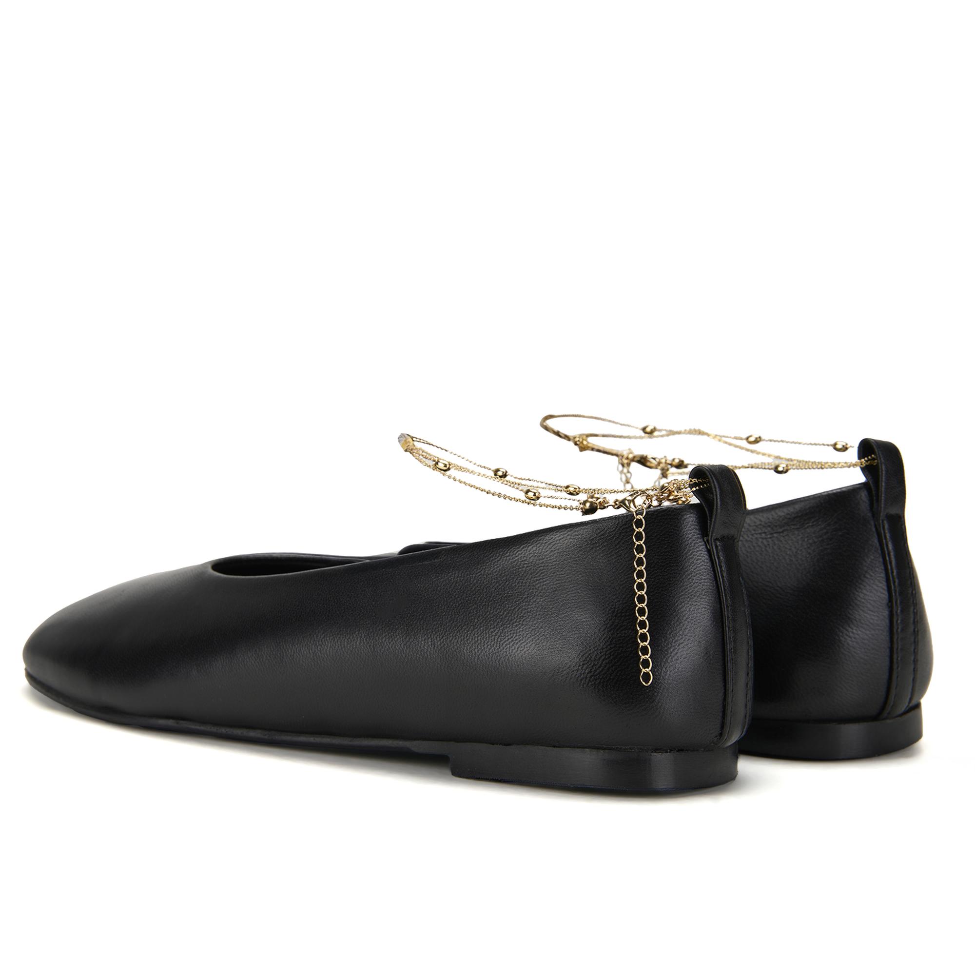 Kadın Siyah Zincir Detaylı Babet