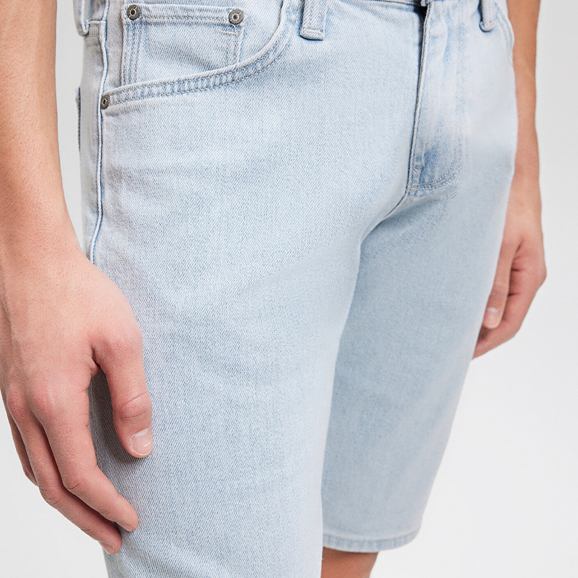 Mavi Tim Street Buz Mavi Jean Şort 0428487138