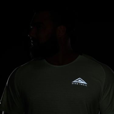  Nike Dri-Fit Trail Solar Chase Erkek Yeşil T-Shirt