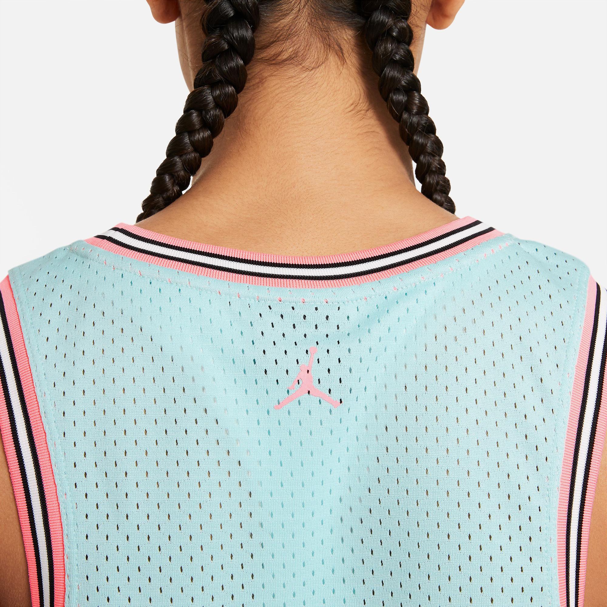 Jordan Essentials Kadın Yeşil Kolsuz T-Shirt