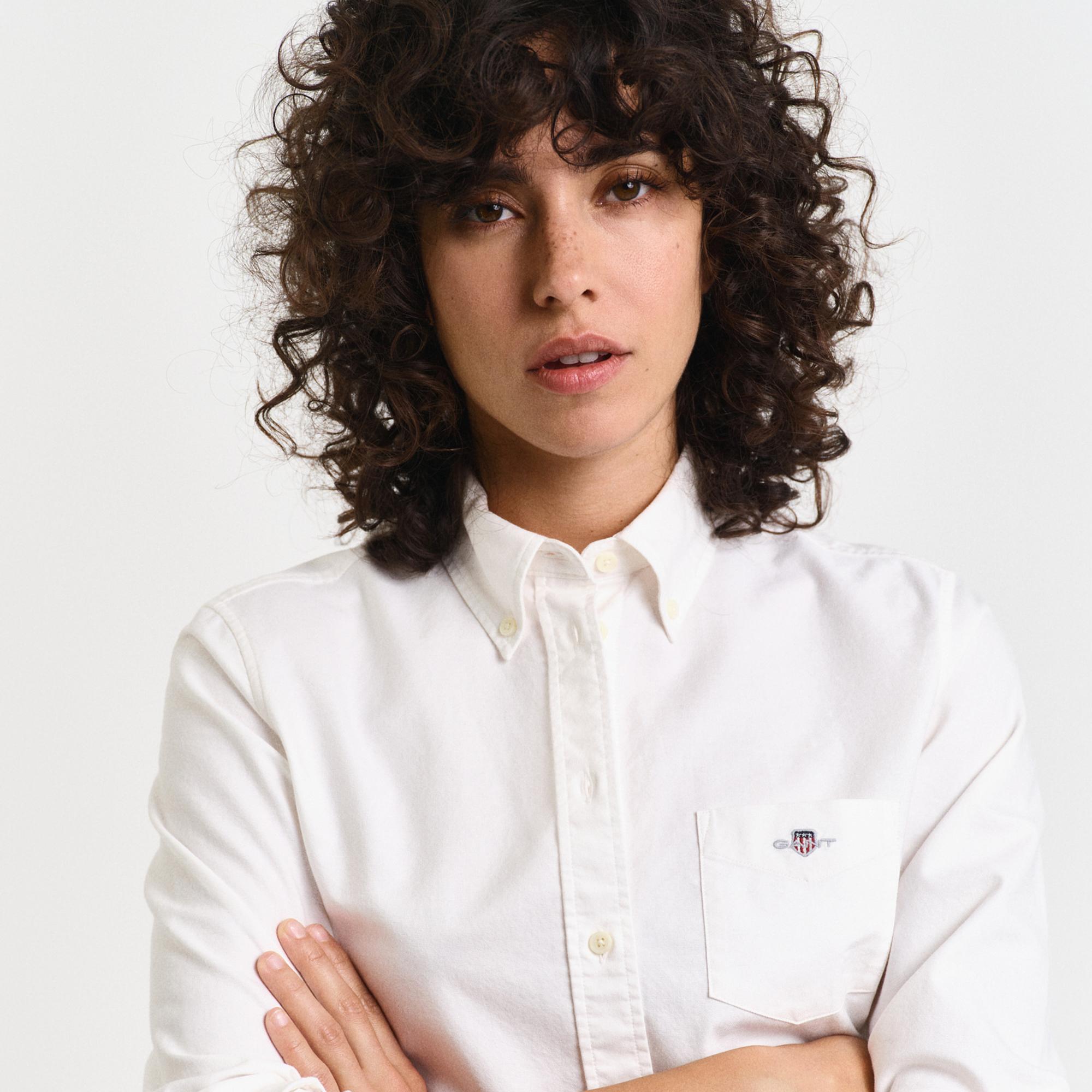GANT Kadın Beyaz Regular Fit Düğmeli Yaka Oxford Gömlek