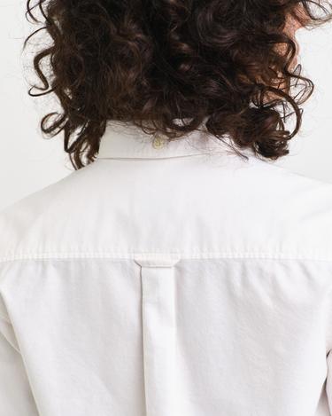  GANT Kadın Beyaz Regular Fit Düğmeli Yaka Oxford Gömlek