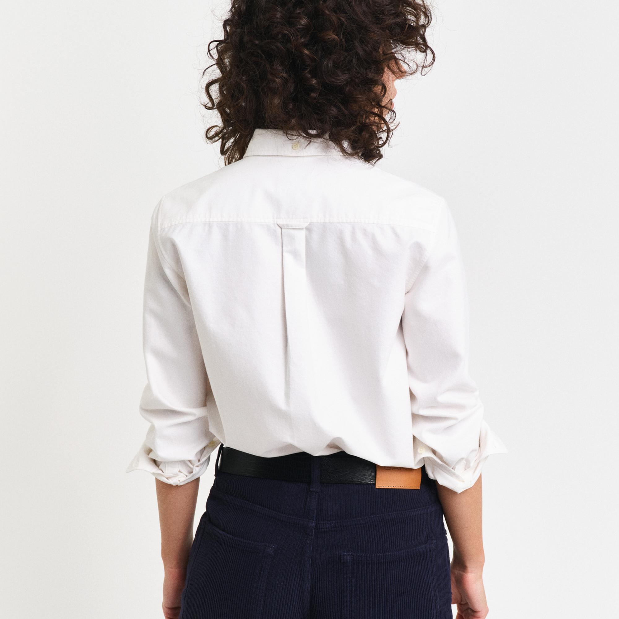 GANT Kadın Beyaz Regular Fit Düğmeli Yaka Oxford Gömlek