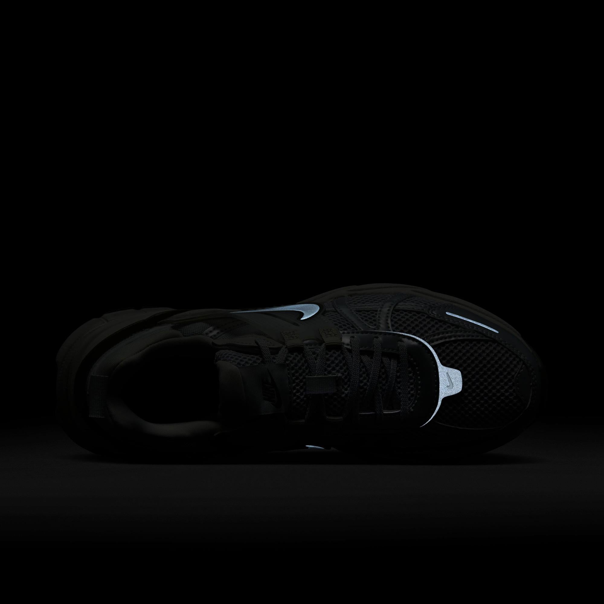 Nike V2K Run Kadın Beyaz Spor Ayakkabı