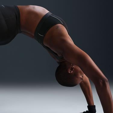  Nike Swoosh Kadın Siyah Bra
