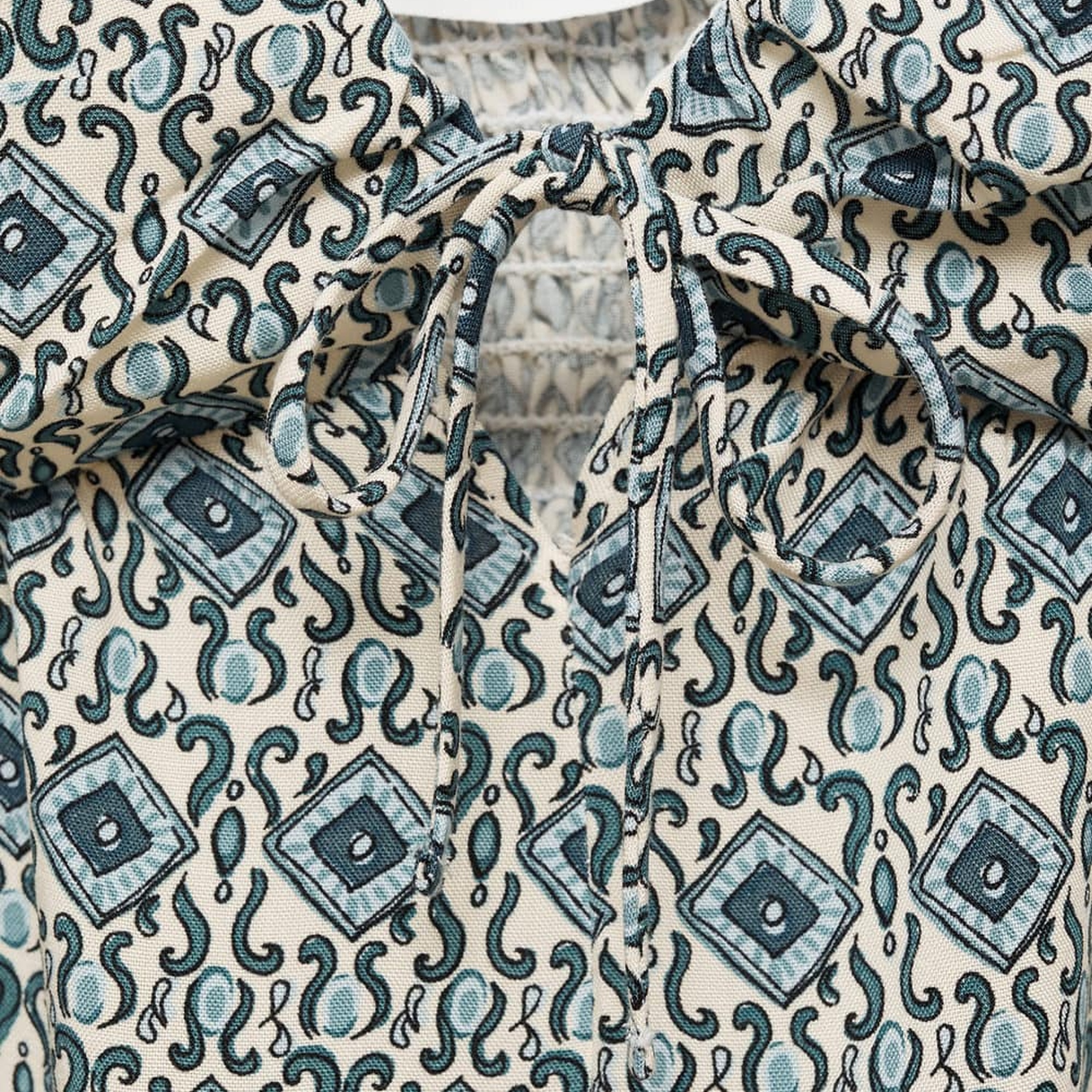 Mango Çocuk Desenli Dökümlü Bluz Ekru