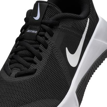  Nike MC Trainer 3 Kadın Siyah Spor Ayakkabı