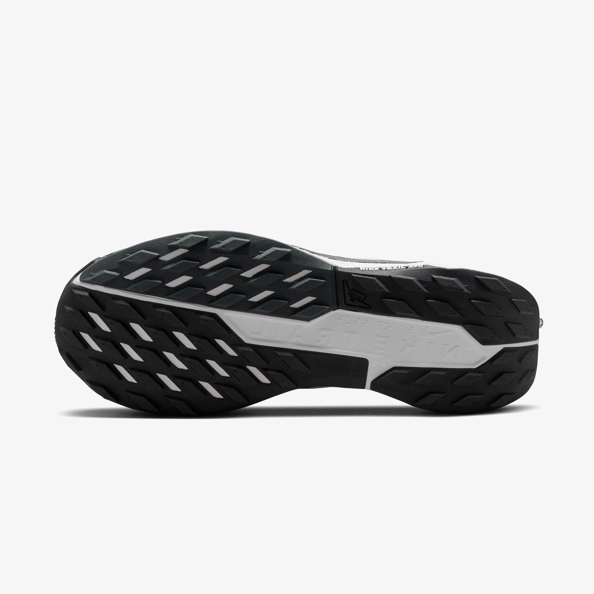 Nike Pegasus Trail 5 Kadın Siyah Koşu Ayakkabısı