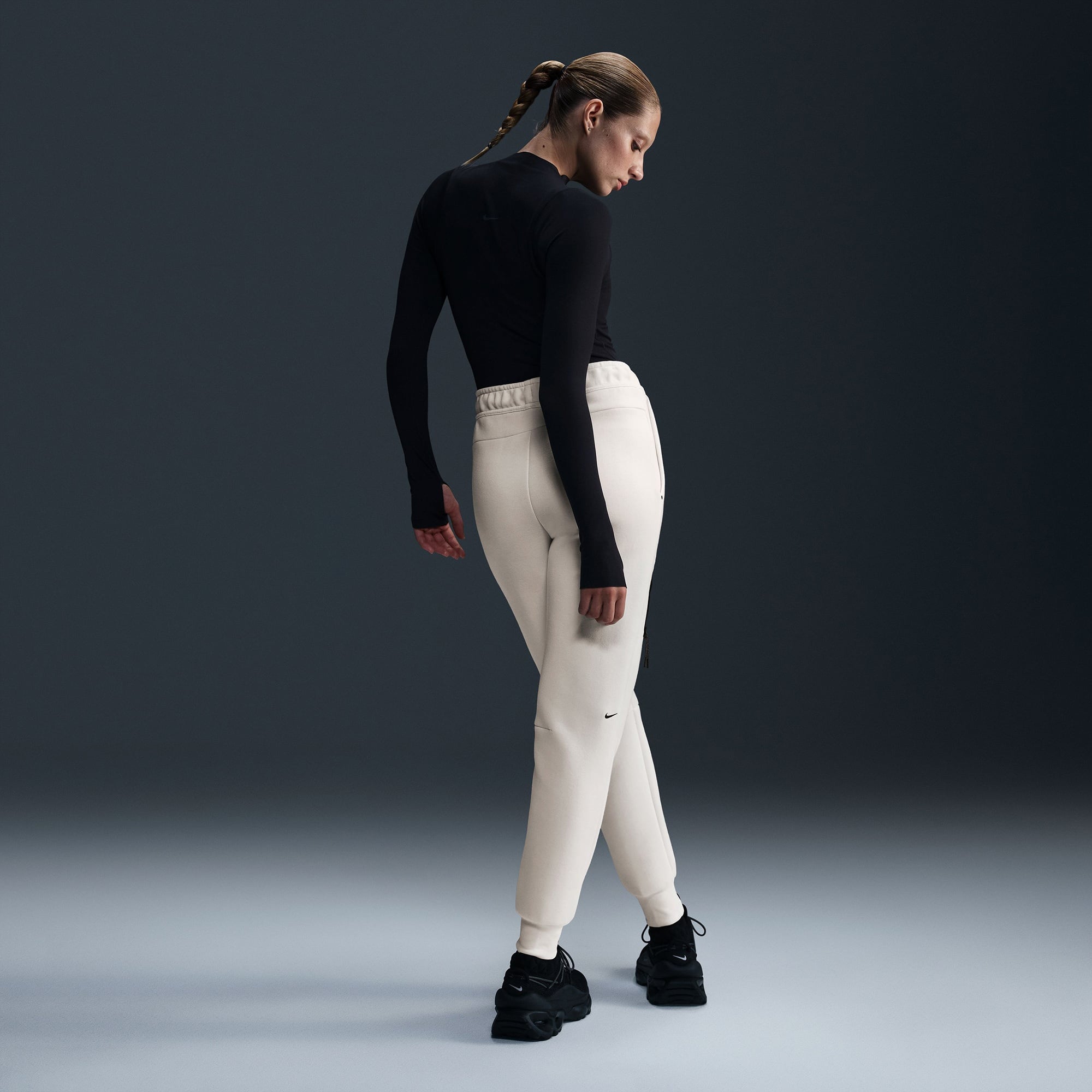 Nike Sportswear Tech Fleece Kadın Bej Eşofman Altı