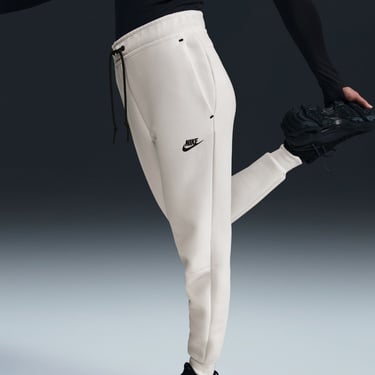  Nike Sportswear Tech Fleece Kadın Bej Eşofman Altı