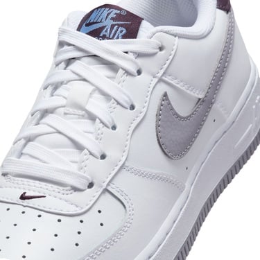  Nike Air Force 1 Genç Beyaz Spor Ayakkabı