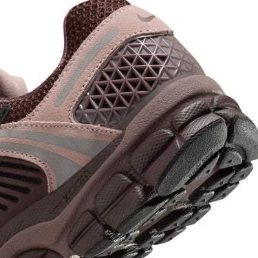  Nike Zoom Vomero 5 Kadın Kahverengi Spor Ayakkabı