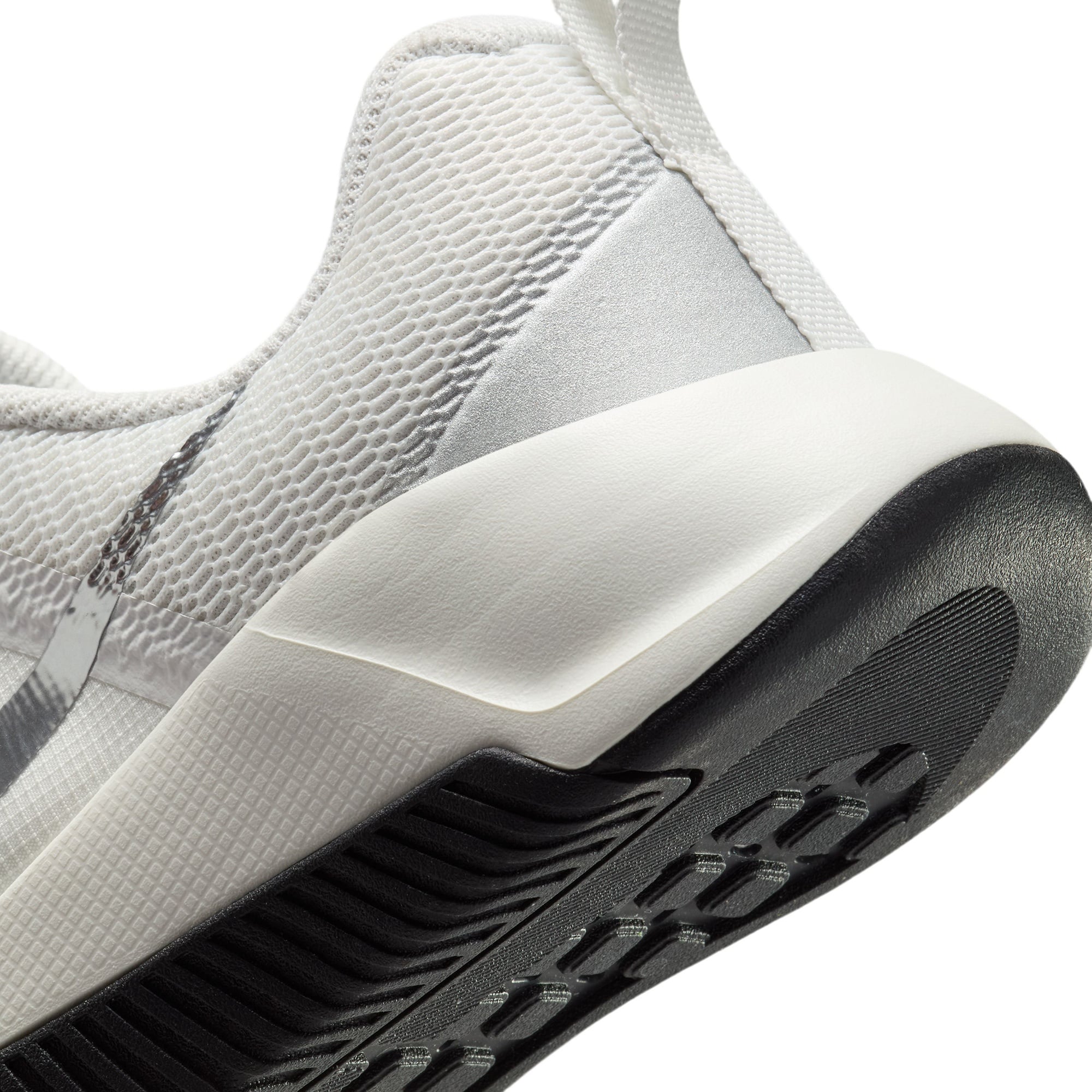 Nike MC Trainer 3 Premium Kadın Beyaz Spor Ayakkabı