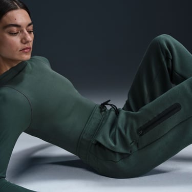  Nike Sportswear Tech Fleece Kadın Yeşil Eşofman Altı