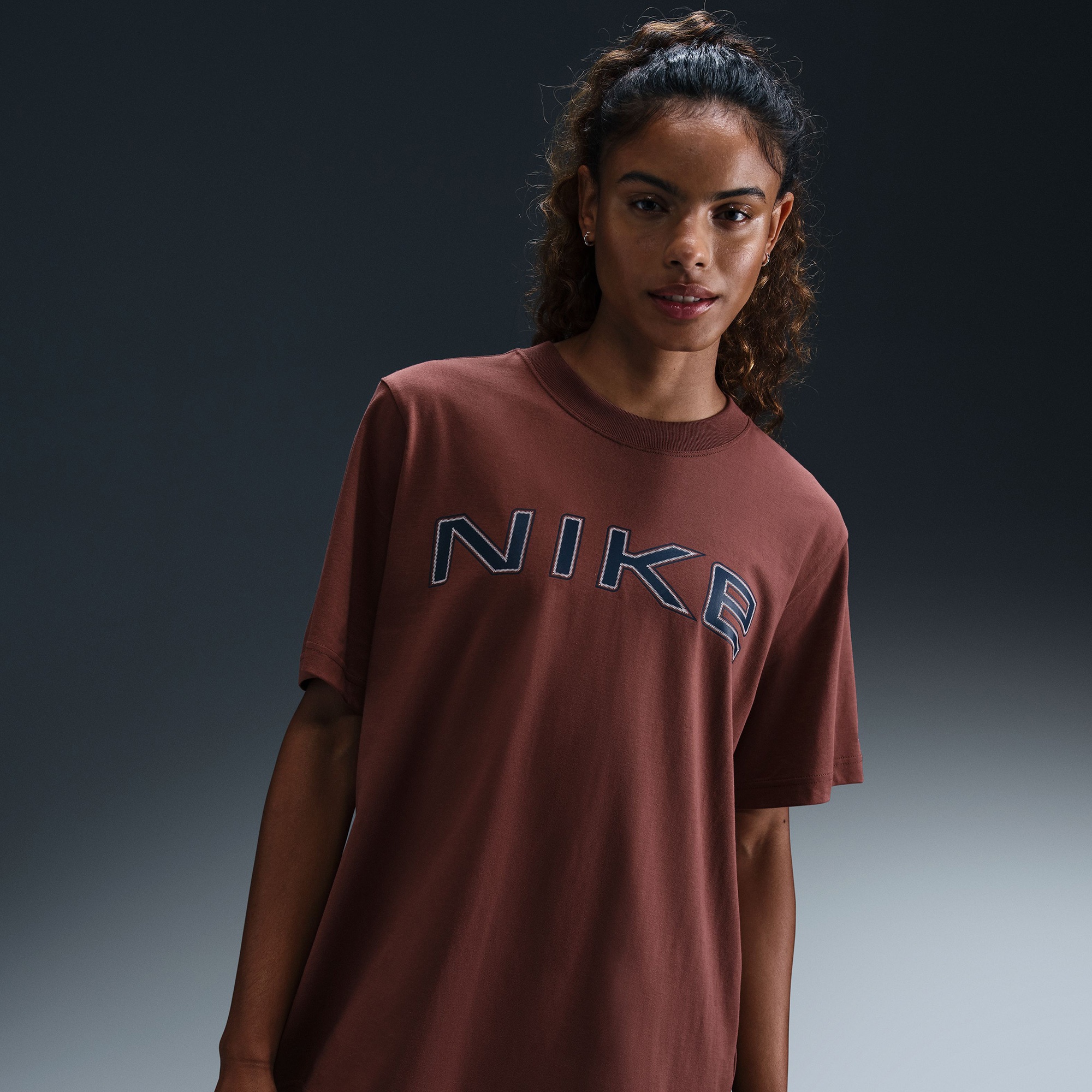 Nike Sportswear Kadın Kahverengi T-Shirt