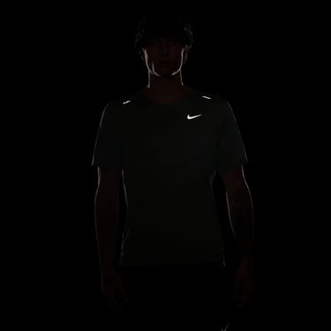  Nike Dri-Fit Rise 365 Erkek Yeşil T-Shirt