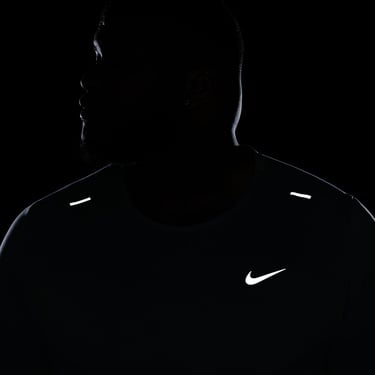  Nike Dri-Fit Rise 365 Erkek Yeşil T-Shirt