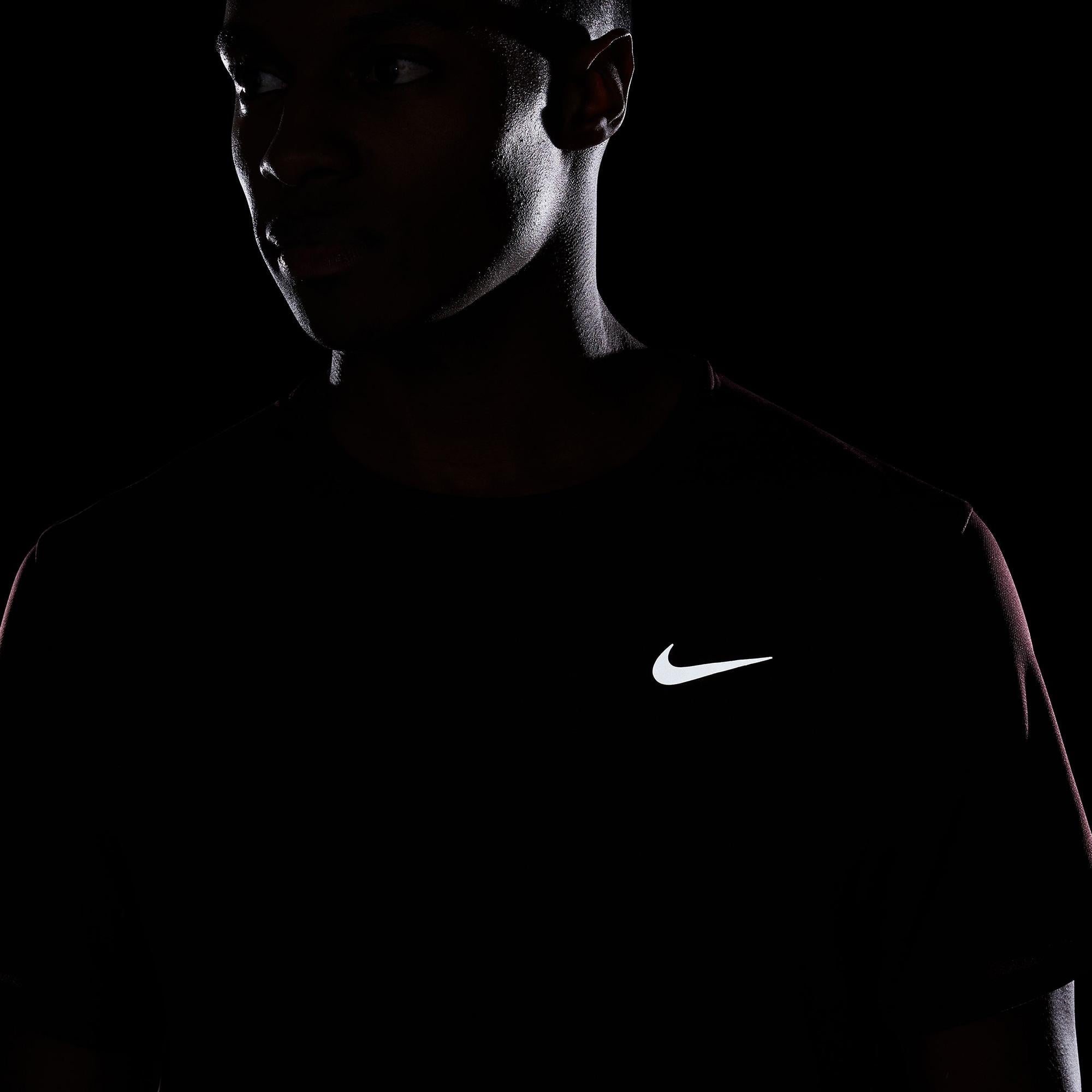 Nike Dri-Fit Miler Erkek Bordo T-Shirt