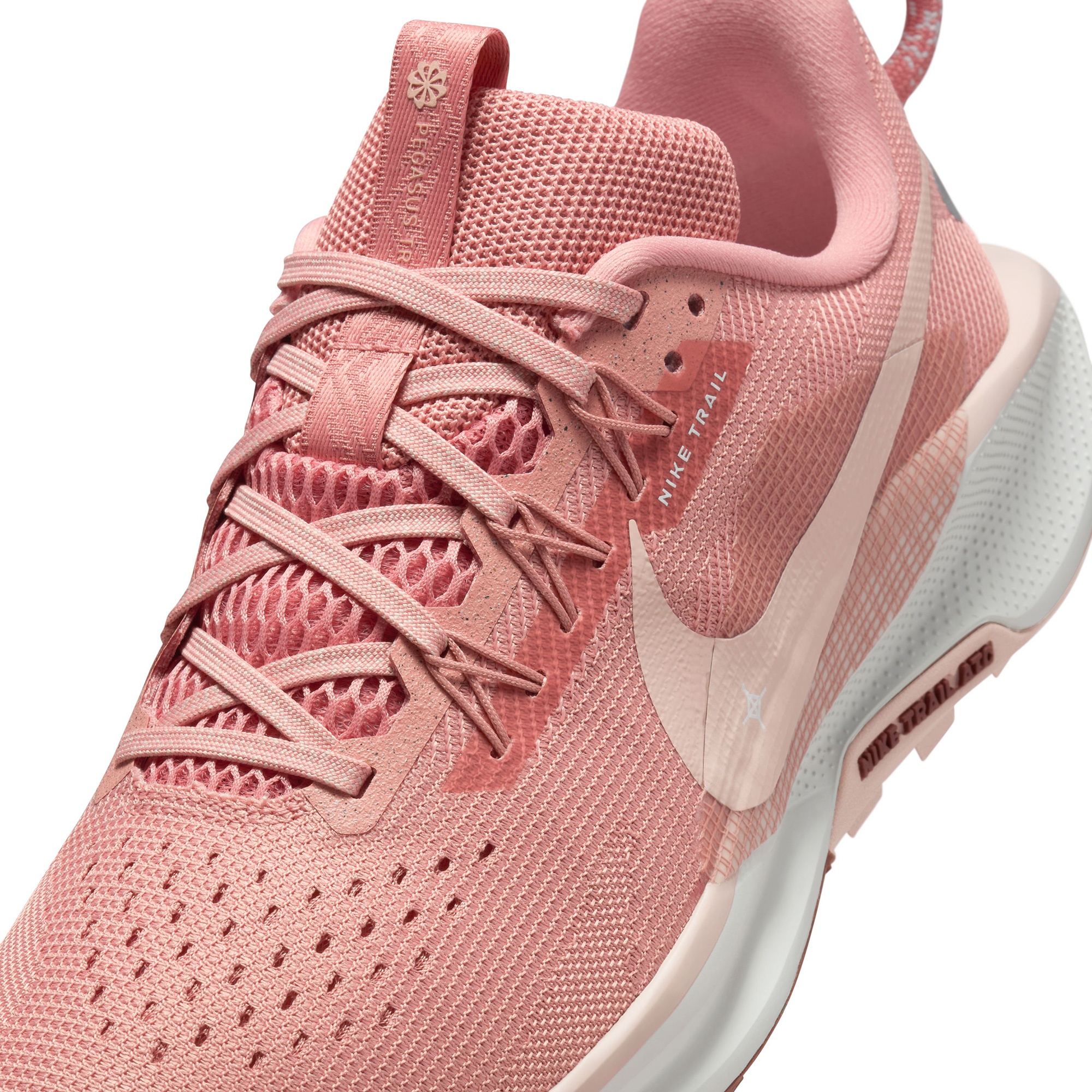 Nike Pegasus Trail 5 Kadın Pembe Koşu Ayakkabısı