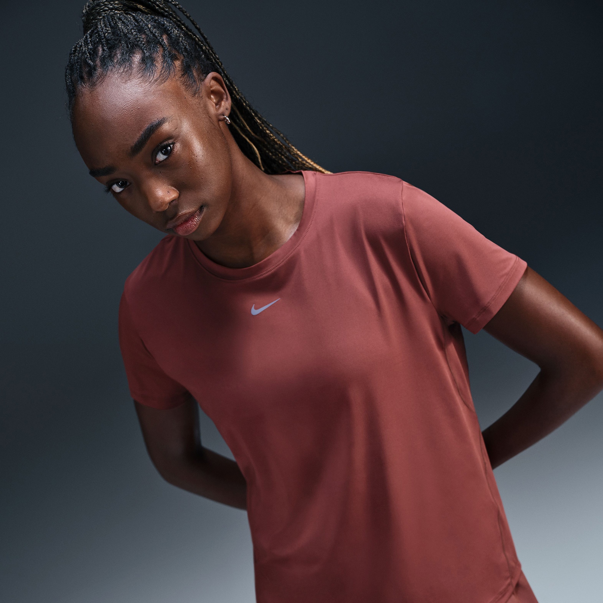 Nike One Classic Dri-Fit Kadın Kahverengi T-Shirt