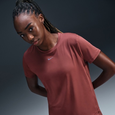  Nike One Classic Dri-Fit Kadın Kahverengi T-Shirt