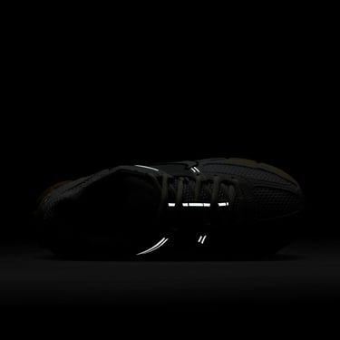  Nike Zoom Vomero 5 Kadın Beyaz Spor Ayakkabı