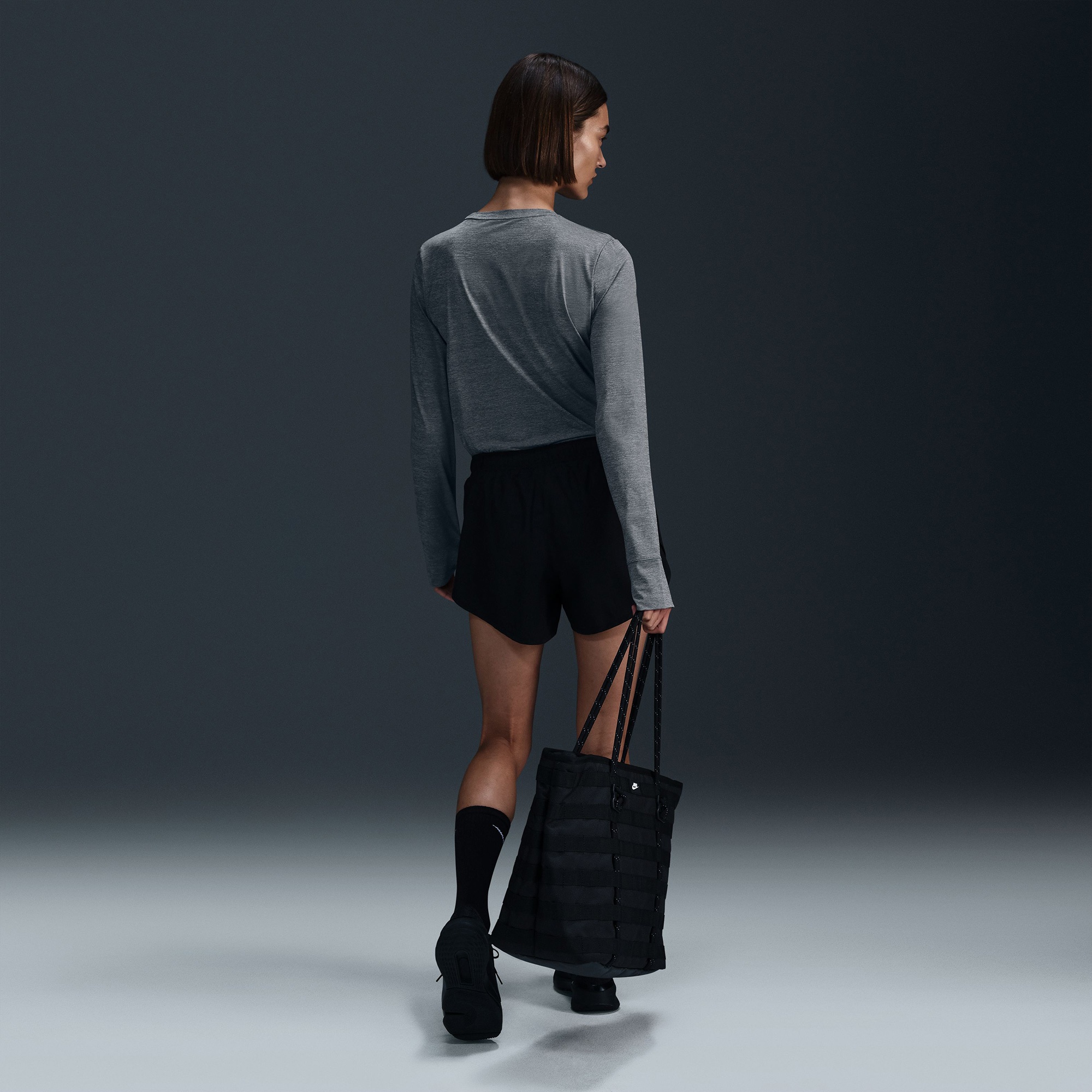 Nike One Classic Dri-Fit Kadın Gri Sweatshirt