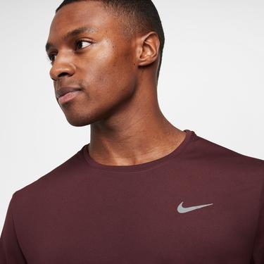  Nike Dri-Fit Miler Erkek Bordo T-Shirt
