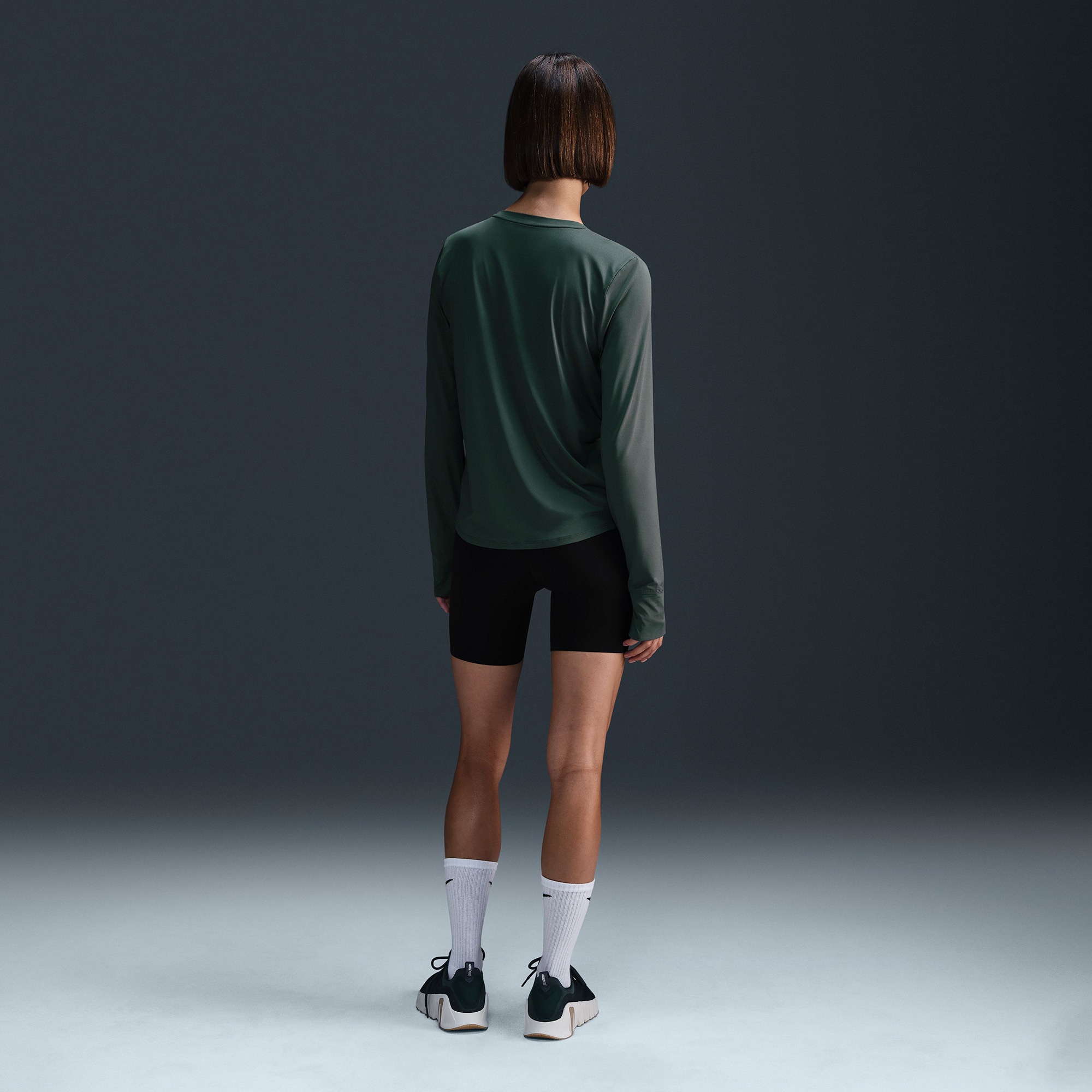 Nike One Classic Dri-Fit Kadın Yeşil Uzun Kollu T-Shirt