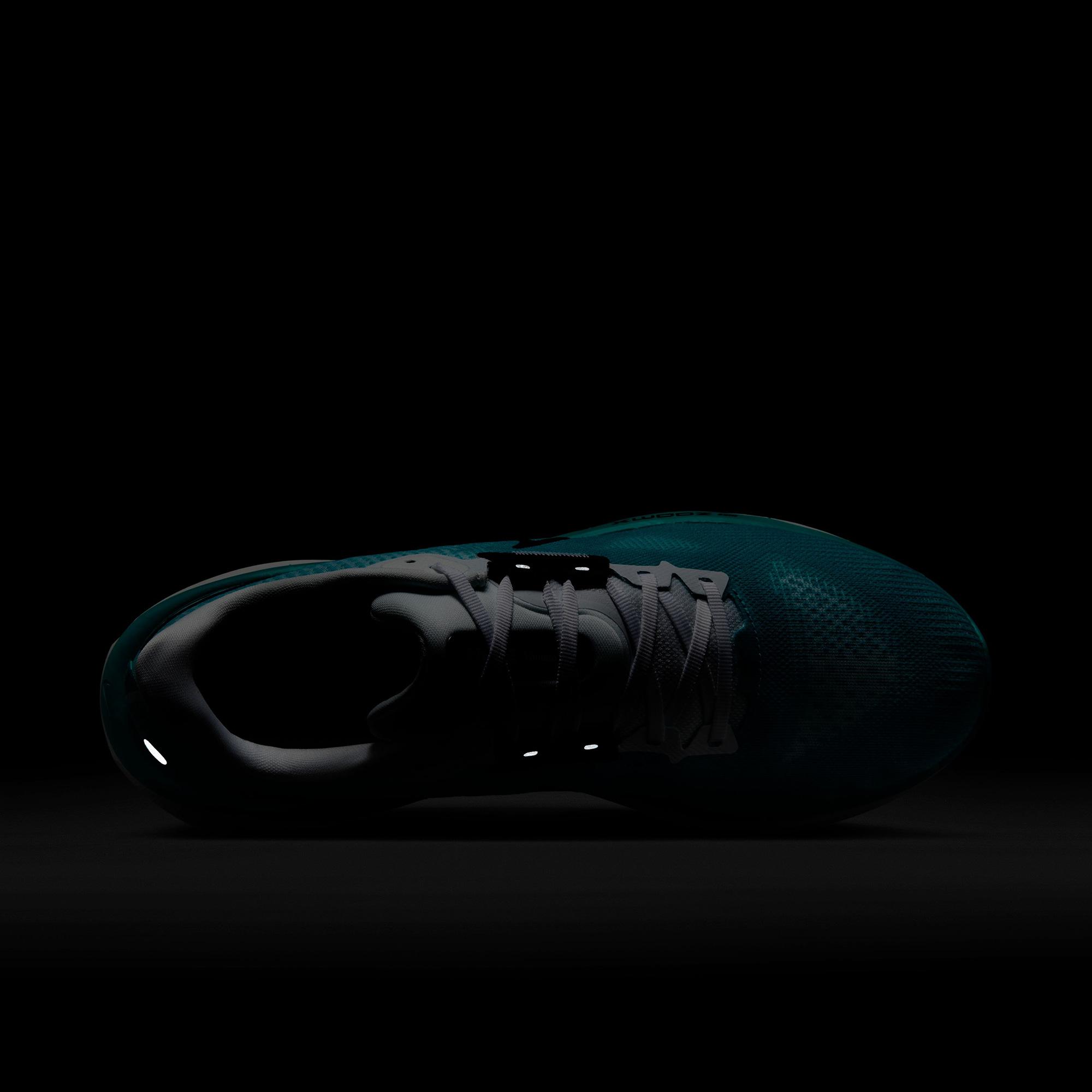 Nike Vomero 17 Erkek Yeşil Spor Ayakkabı