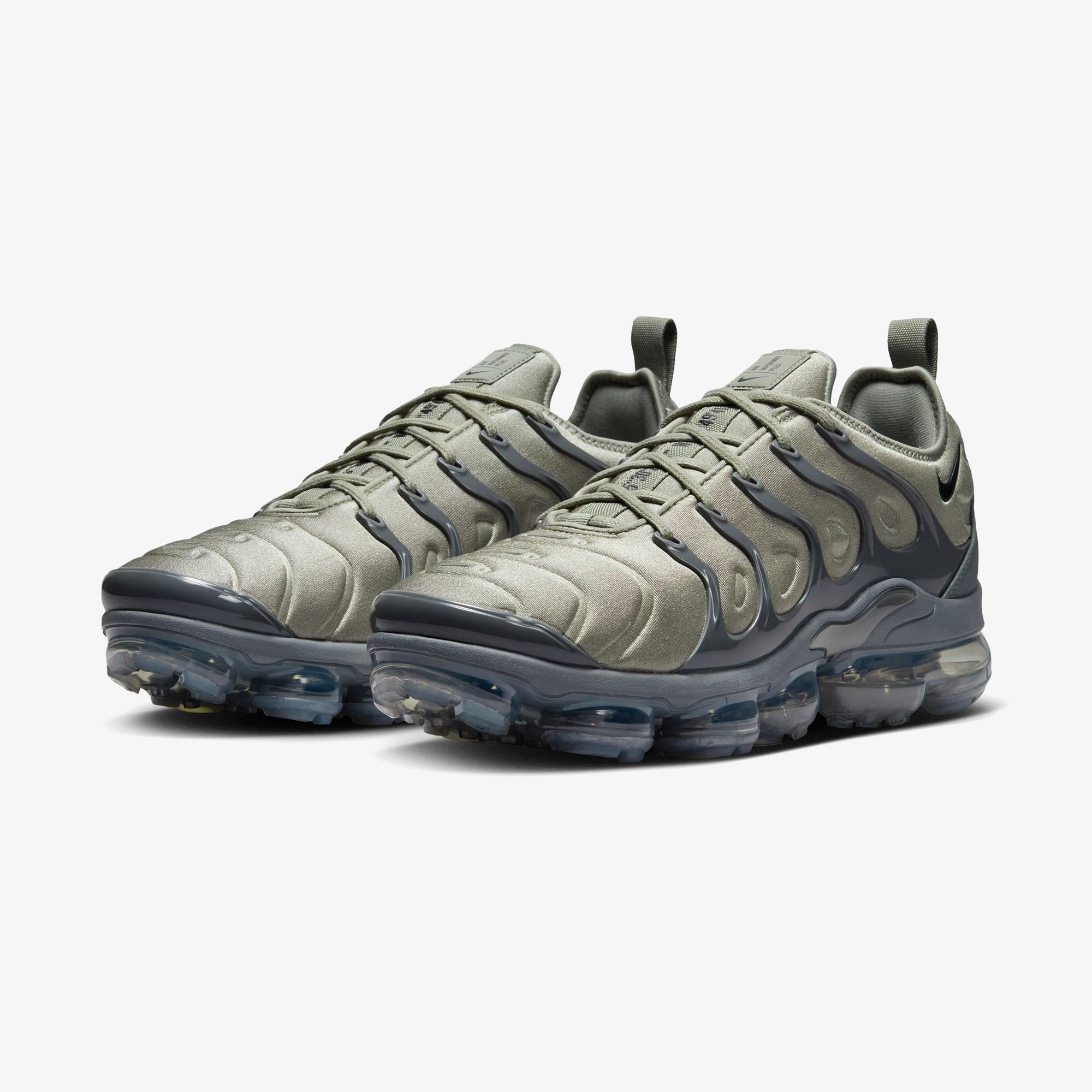 Nike Air VaporMax Plus Erkek Gri Spor Ayakkabı
