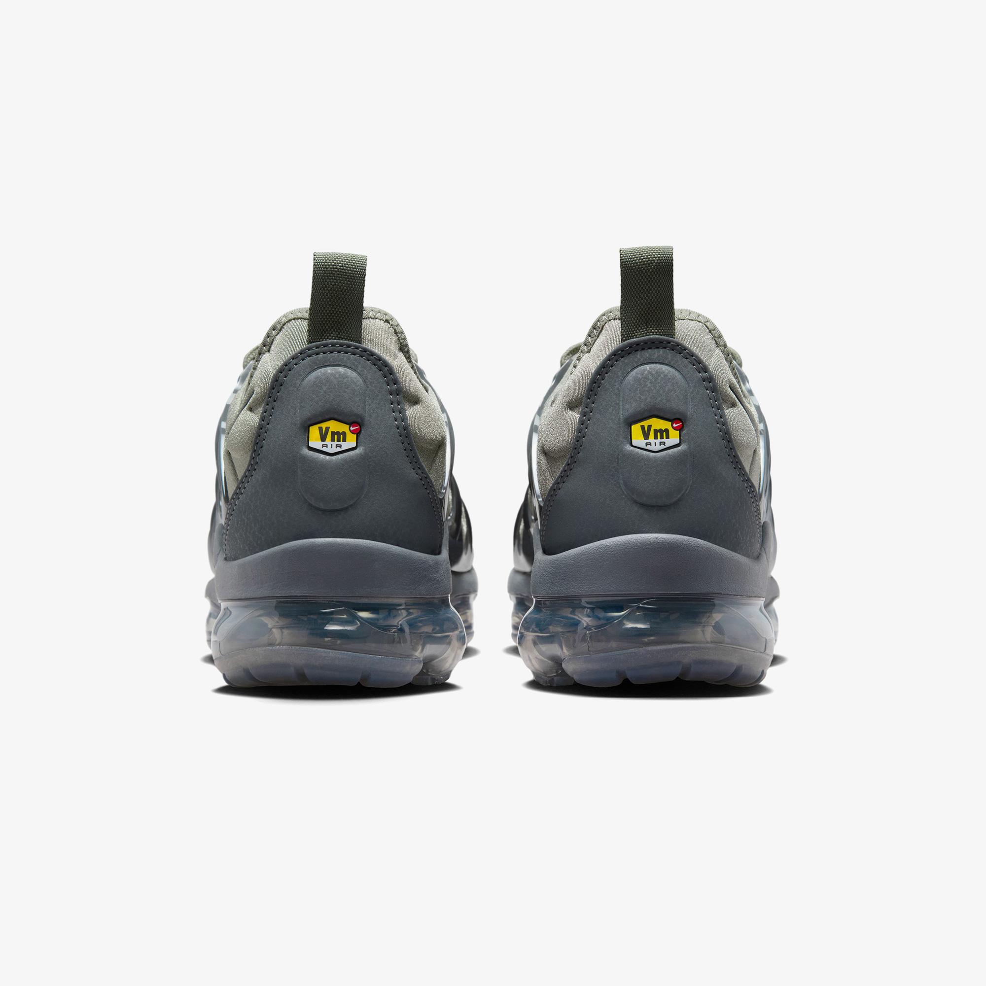 Nike Air VaporMax Plus Erkek Gri Spor Ayakkabı