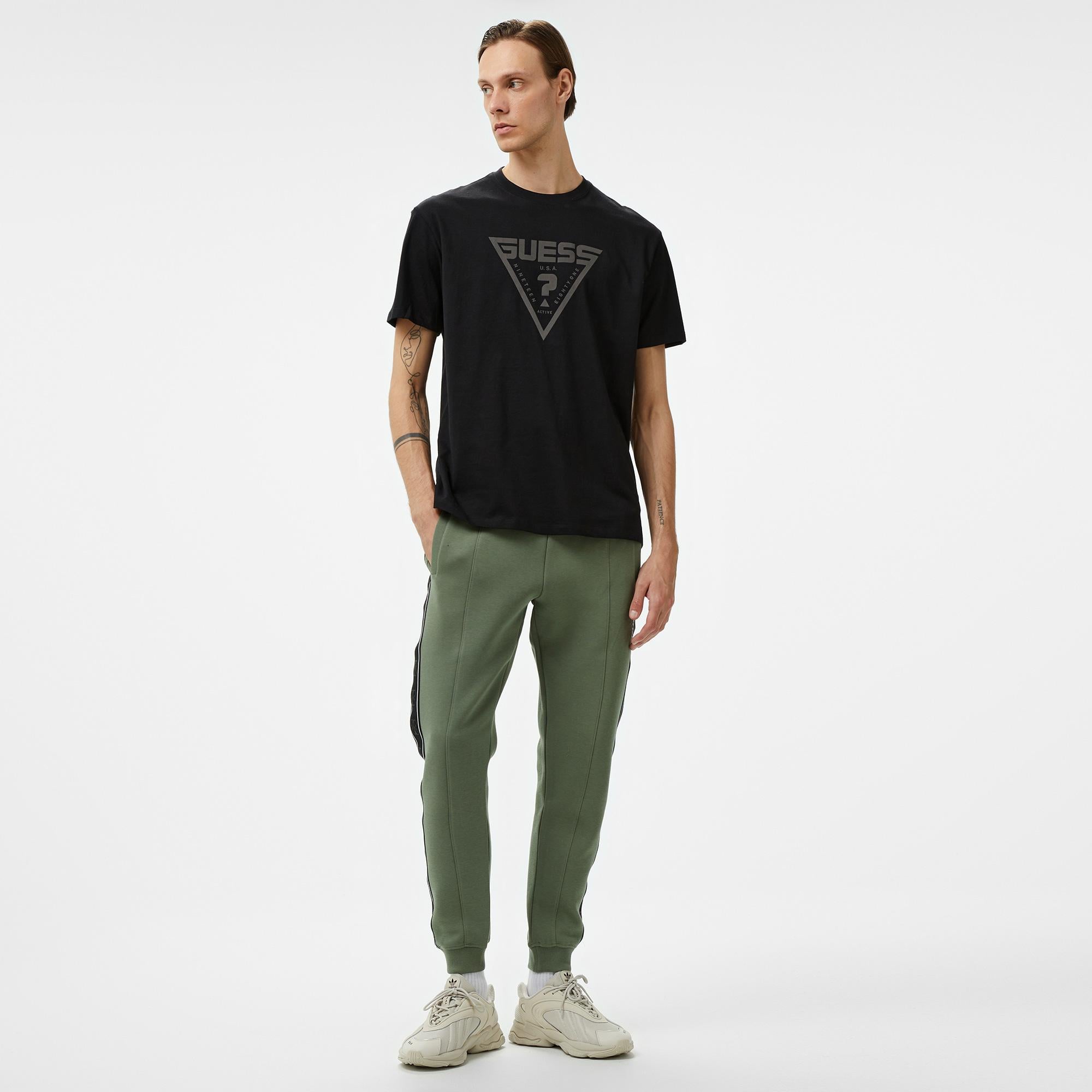 Guess Azha Over Mid Organic Stream Jersey 180 Erkek Siyah T-Shirt