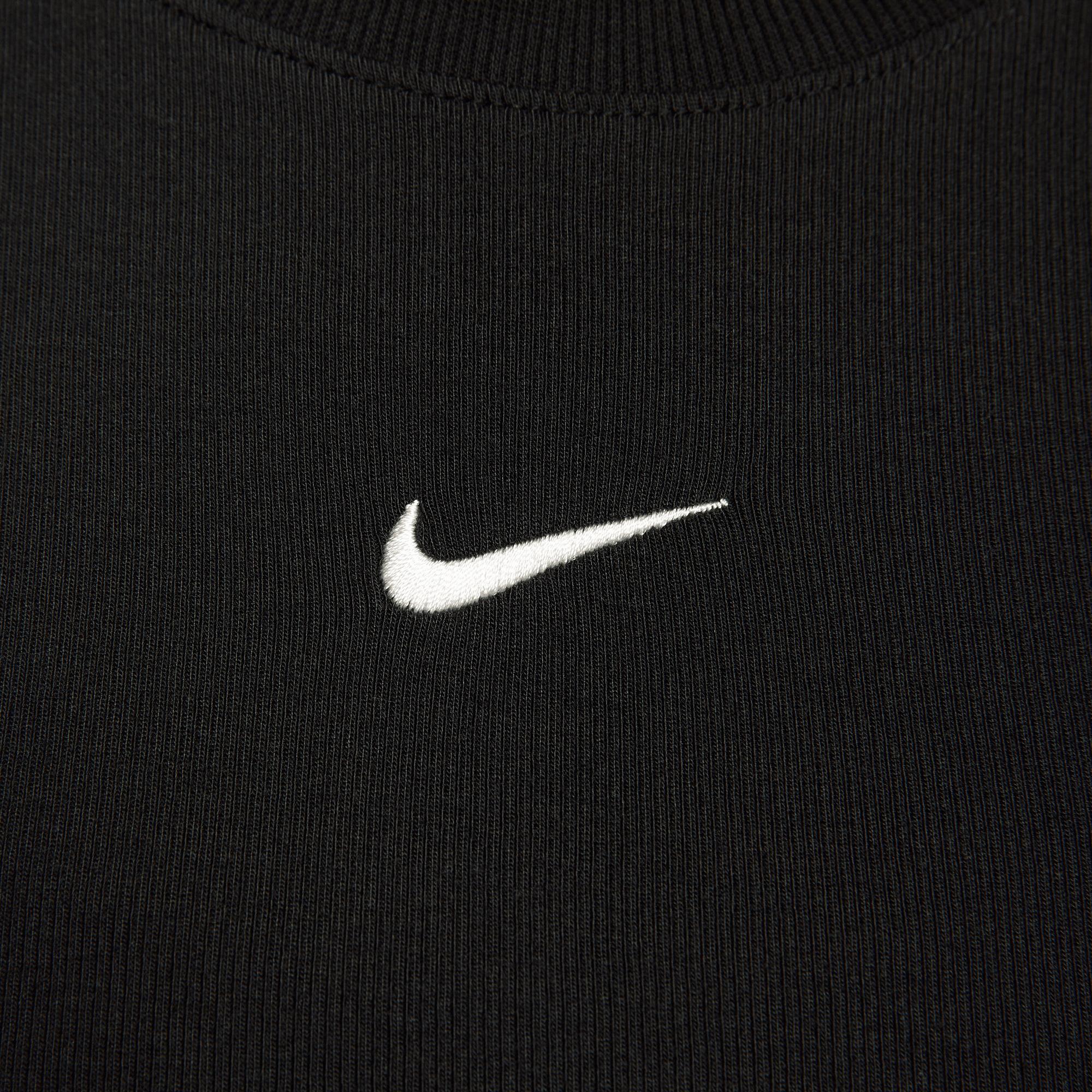 Nike Sportswear Essentials Kadın Siyah Crop T-Shirt
