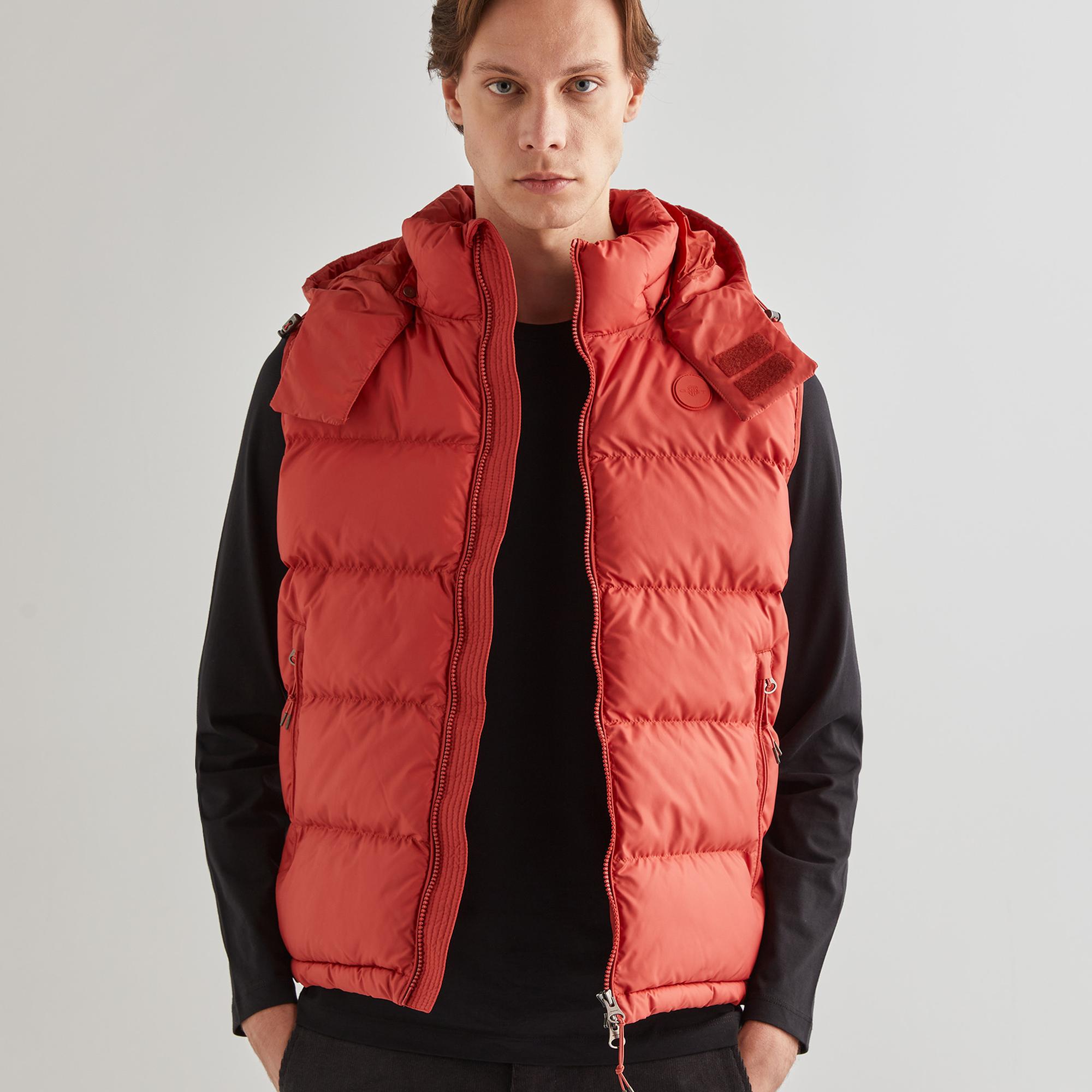 GANT Erkek Kırmızı Kapüşonlu Yelek