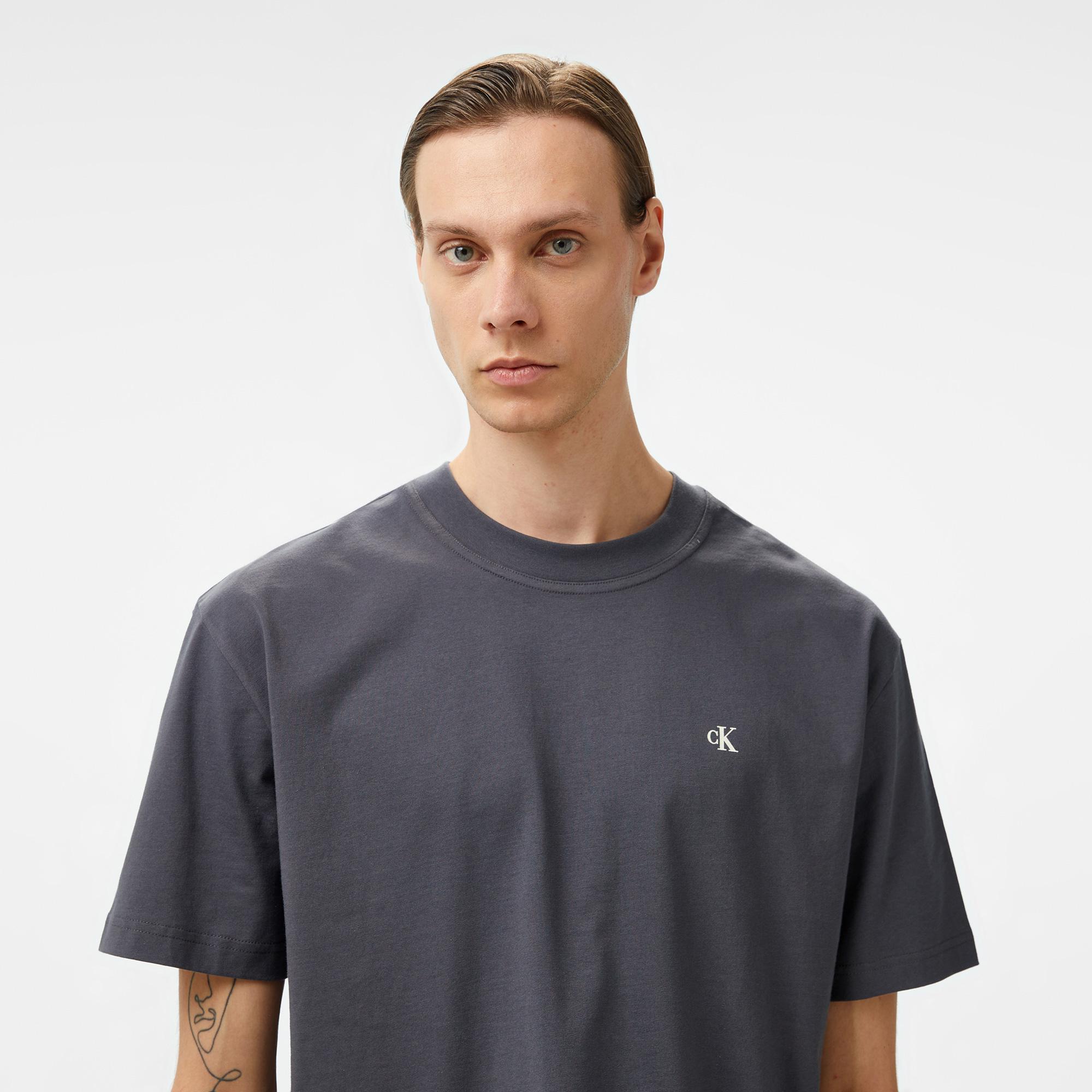 Calvin Klein Jeans Stamp Back Graphic Relaxed Erkek Gri T-Shirt