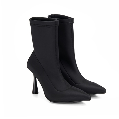 Kadın Siyah Topuklu Bot