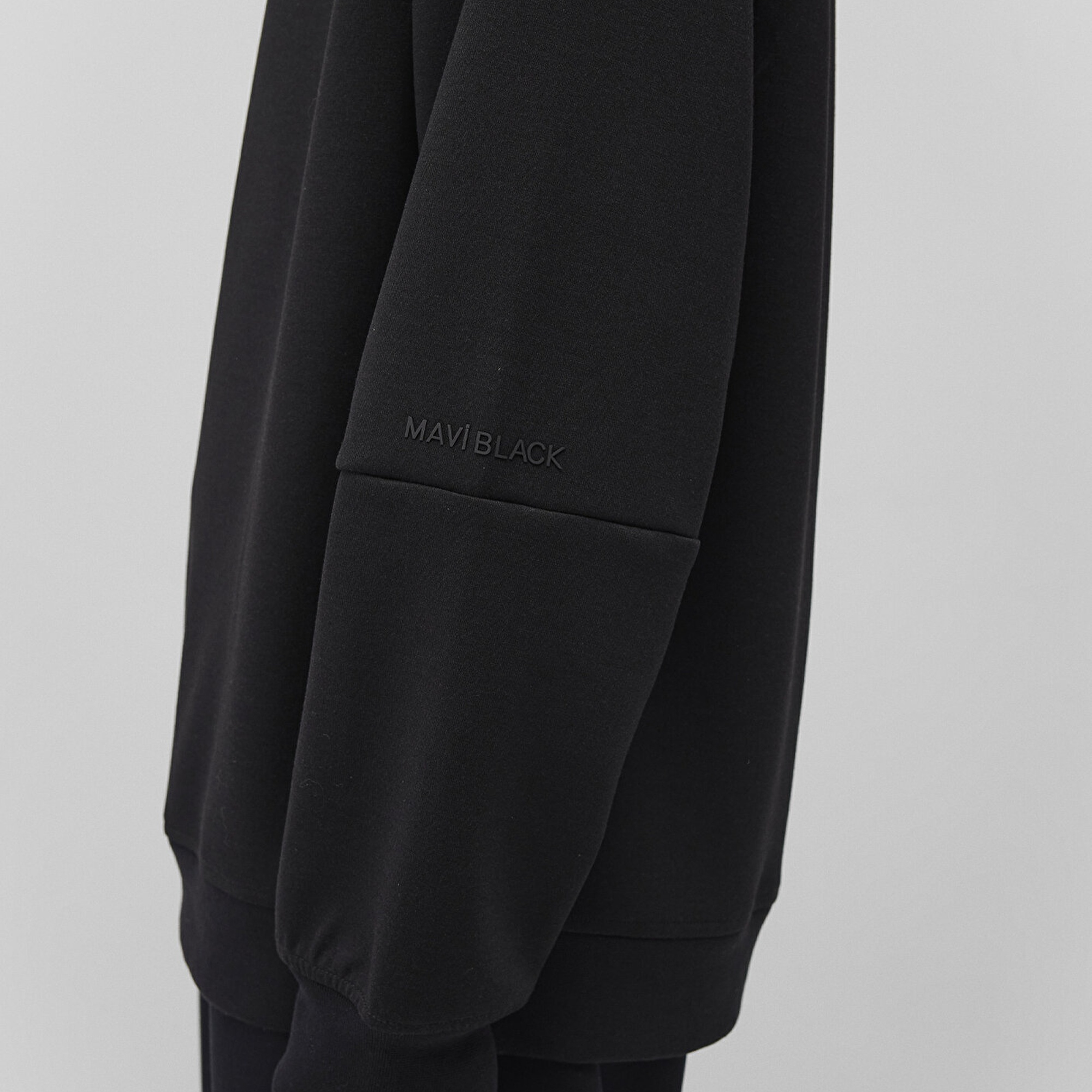 Mavi Bisiklet Yaka Siyah Basic Sweatshirt 0S10295-900